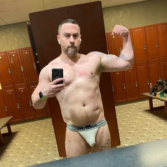 Meet your Posher, Cole - Picture 4 of 16